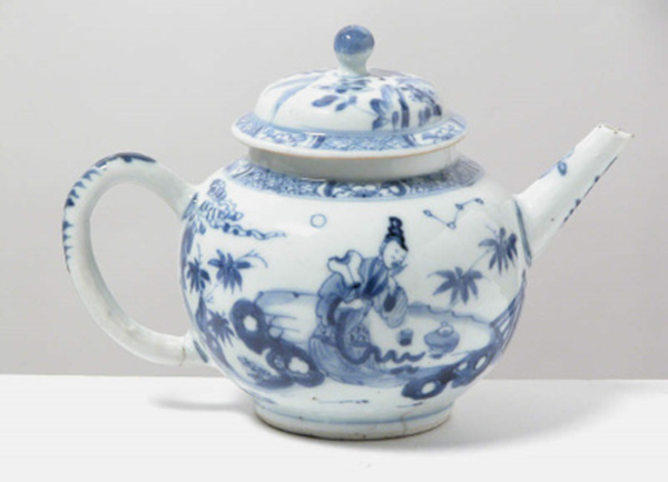 Chinese porcelain teapot, early eighteenth century, decorated in blue and white with a scene from The Romance of the West Chamber, at Erddig, NT 1145624. ©National Trust/Susanne Gronnow
