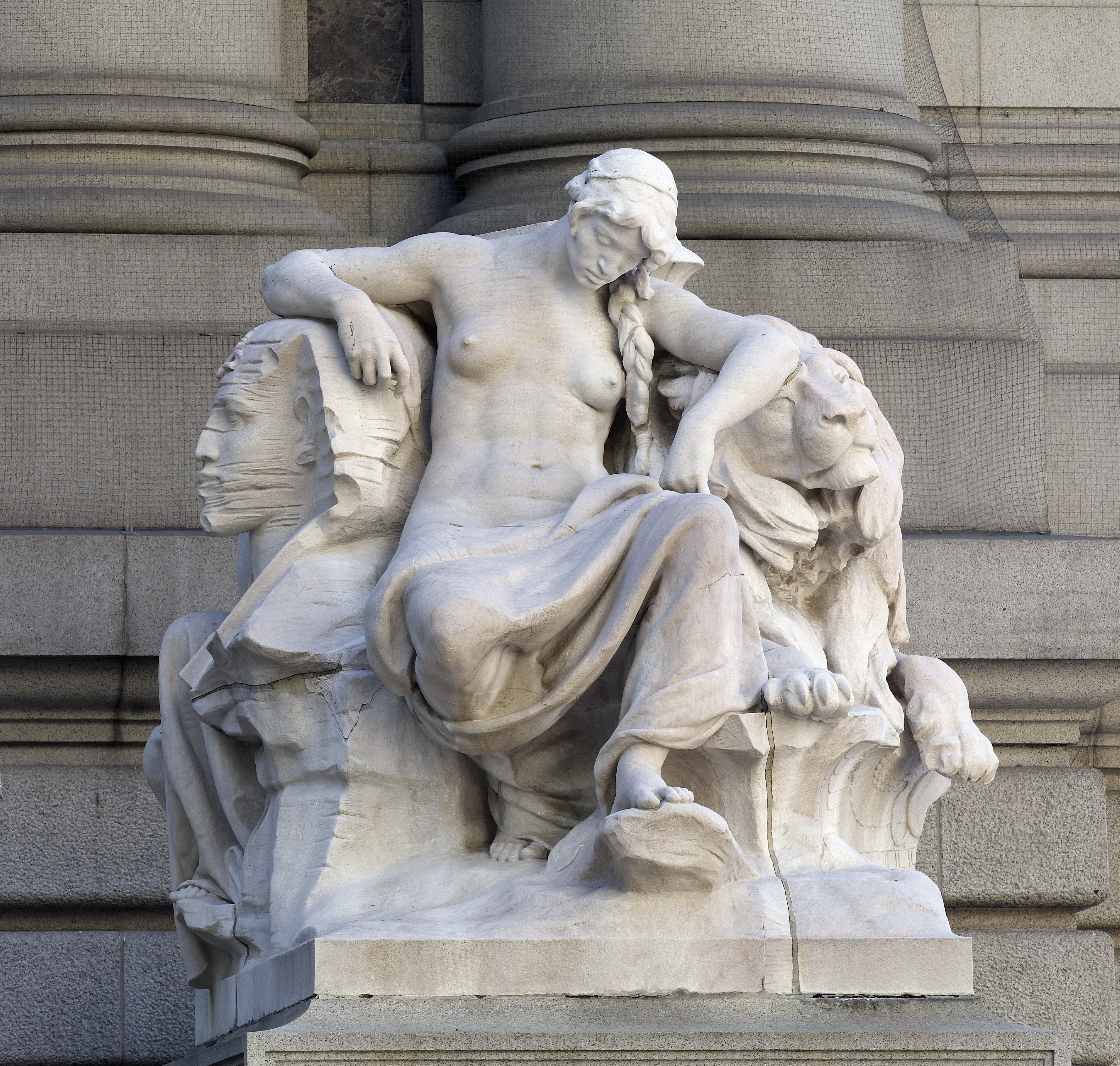 Daniel Chester French 'Africa' statue in front of the Alexander Hamilton U.S. Customs House. ©Carol M. Highsmith