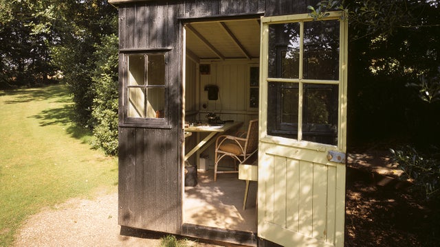 The writing shed turned so that Shaw could follow the sun while writing his plays ©National Trust/Matthew Antrobus