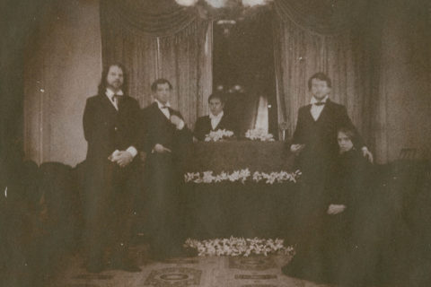 Coffin. ©Hal Hirshorn