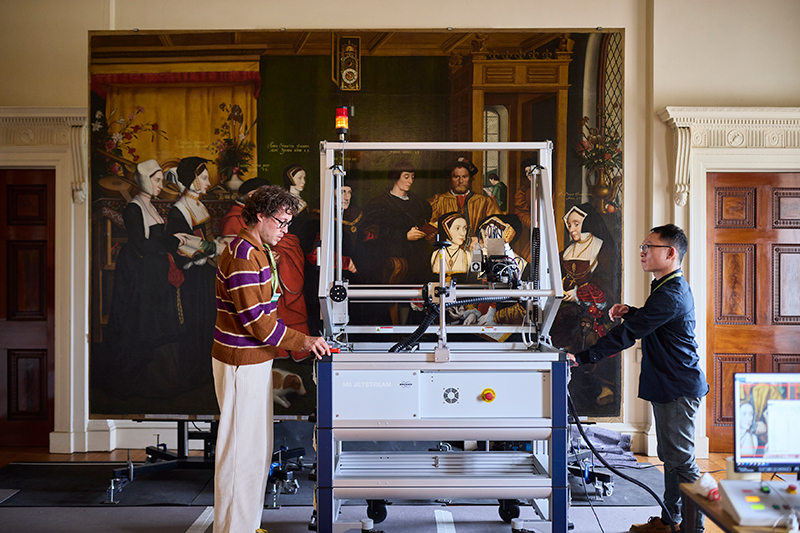 Paul Van Laar and Guan-Lin Liu, Hamilton Kerr Institute experts, prepare the imaging equipment